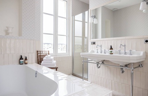 Le Pian-Medoc Bed & Breakfast | Chambres D'hôtes Dans un Château Exceptionnel du Xvie au Cœur de la Nature