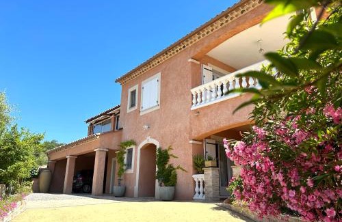 Digne-les-Bains Bed & Breakfast | Chambres d'hôtes Les Noisetiers
