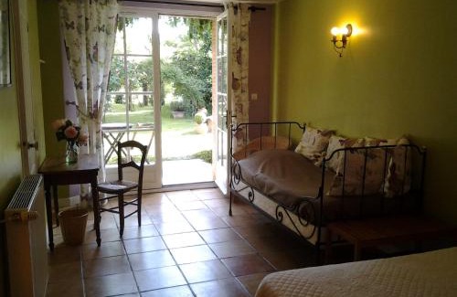 Saint-Thomas Bed & Breakfast | Chambres d'Hôtes Les Douves