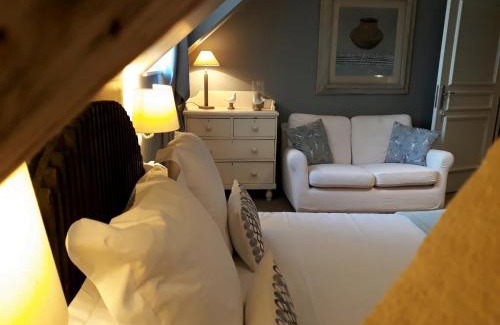 Centre Ville Bed & Breakfast | Chambres d'Hôtes Maison La Porte Rouge