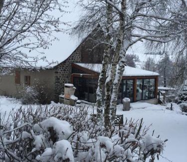 Saint-Bonnet-de-Salers Bed & Breakfast | Chambres d'Hôtes Le Moulin du Pont