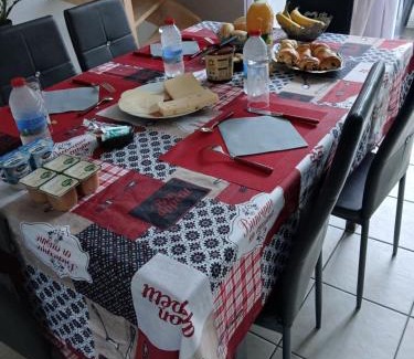 Yvre-le-Polin Other | Chambres