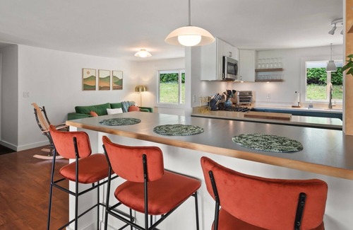 Malletts Bay House | Champ's Landing 3 Bedroom Home by RedAwning