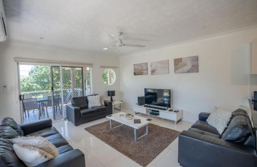 Arcadia Apartment | ChampagneFour
