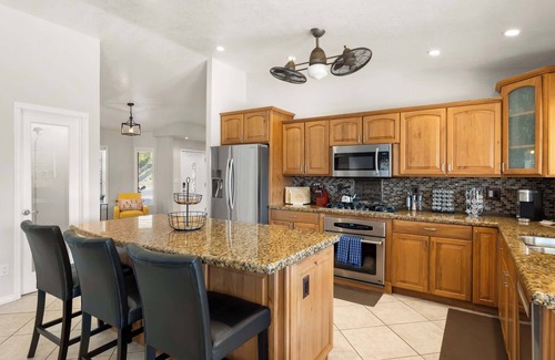 Deer Valley House | Champions Oasis: Near the Staduim w/Pool & Grill