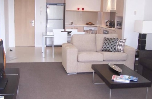 Varsity Lakes Apartment | Chancellor Executive Apartments