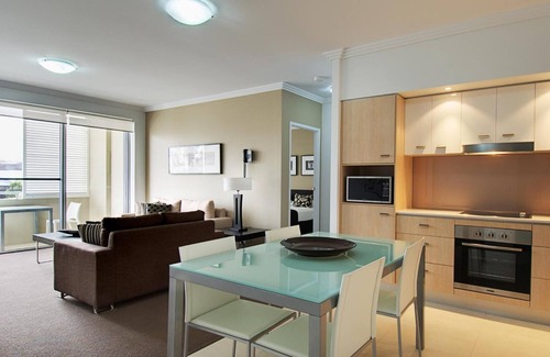 Varsity Lakes Apartment | Chancellor Executive Apartments