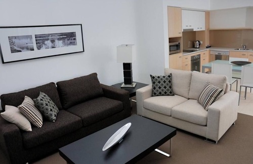 Varsity Lakes Apartment | Chancellor Executive Apartments