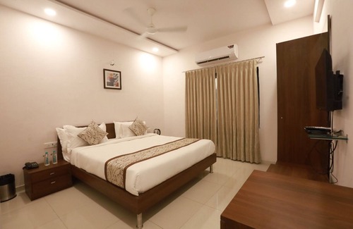 Navsari Hotel | Chandanvan Club & Resort