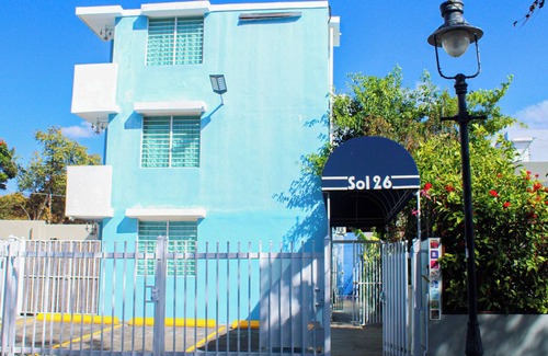 Ponce Centro Apartment | Chandelier 202