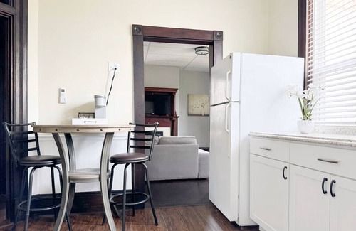 Evansville Apartment | Chandler E/Downtown EVV Studio Apt