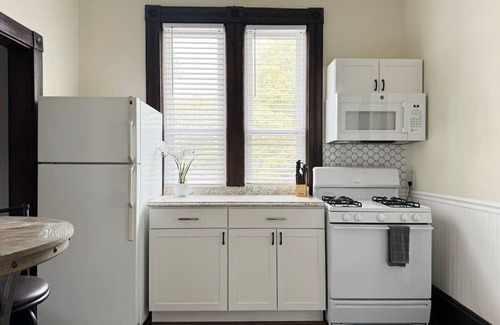 Evansville Apartment | Chandler E/Downtown EVV Studio Apt