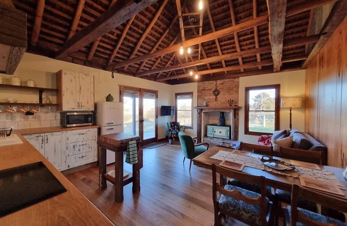 Neville Cottage | Chandlers Restn