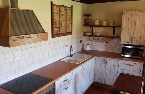 Neville Cottage | Chandlers Restn