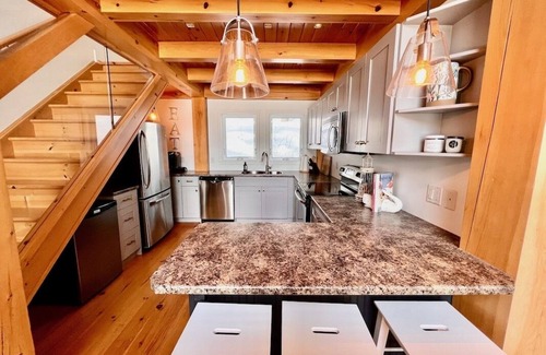 North Kawartha Cottage | Chandos Lake Waterside Retreat