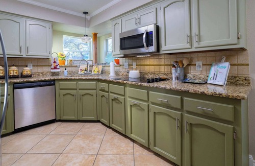 Johnson City House | Changes In Attitudes – Hot Tub | Game Room