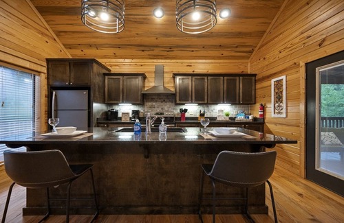 Broken Bow Cabin | Changes in Attitude - Relax, Unwind, Repeat🌞🌀w/Private Hot Tub, Pet Friendly
