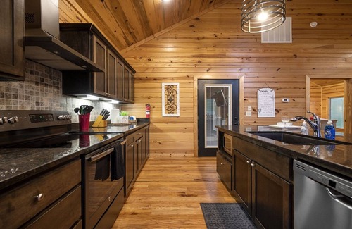 Broken Bow Cabin | Changes in Attitude - Relax, Unwind, Repeat🌞🌀w/Private Hot Tub, Pet Friendly