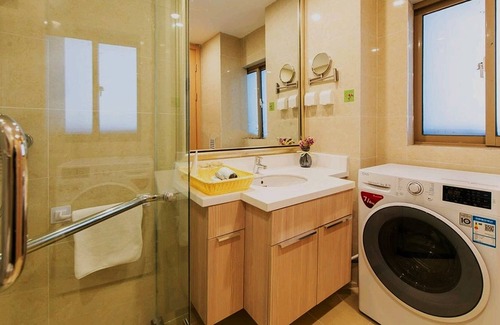 Zhong Shan Apartment | Changjiang Dong Metro Apartment