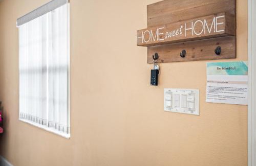 Tampa House | Channel Side Down Town Tampa Ybor Palmetto Beach with pickle ball court