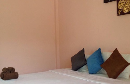 Khlong Khut Hotel | Chao Khun Resort