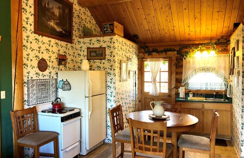 Prescott Cottage | Chaparral Suite - Prescott Cabin Rentals