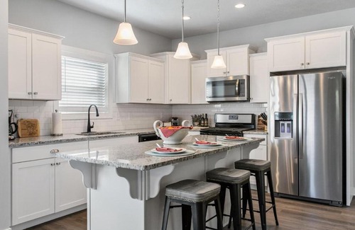 Holland House | Chapel Point