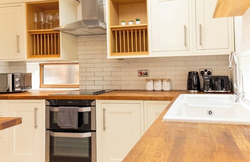 Coton in the Elms House | Chapel Street Cottage, Sleeps 6