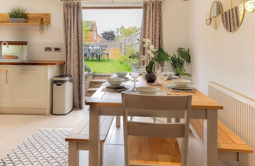 Coton in the Elms House | Chapel Street Cottage, Sleeps 6