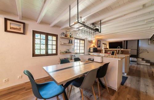 Corsavy House | Chapelle de Léca, Authentique Chapelle Rénovée - Vallespir - Vue Imprenable Montagne - Unique, Loft Moderne et Pittoresque - WIFI - Confort Premium - OFFRE SPECIALE - Majestic Key Konciergerie Collioure