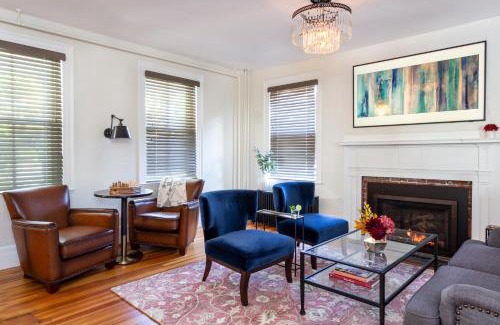 Yarmouth Port Hotel | Chapter House