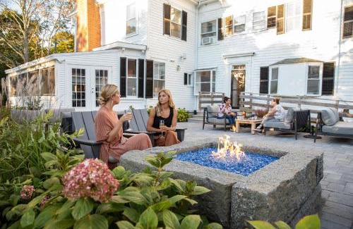 Yarmouth Port Hotel | Chapter House
