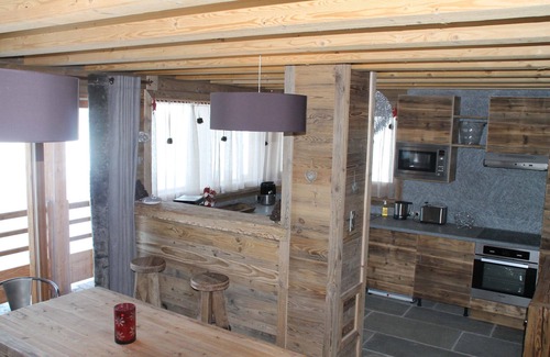 Les Claux Ski Chalet | Character chalet, at the foot of the slopes, sleeps 8.