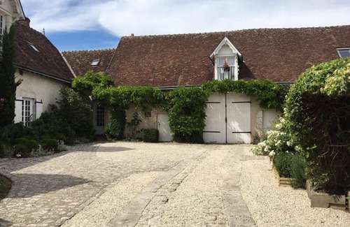 Huisseau-sur-Cosson Apartment | Character cottage rental in the Valley of the Loire castles