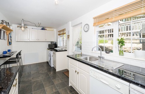 Looe House | Character cottage close to the beach