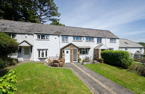 Looe House | Character cottage close to the beach