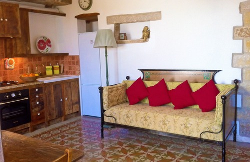 Azzagulta House | Characteristic 3 bedroom house with huge terrace with sea view and plunge pool.