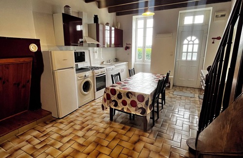 Saint-Andre-de-Lidon House | Charentais farmhouse near Royan