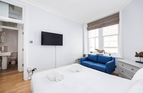 London City Centre Apartment | Charing Cross Road One Bedroom