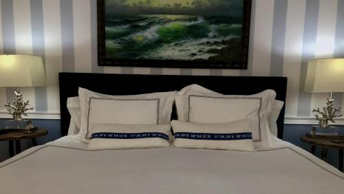 Vineyard Haven Bed & Breakfast | Charles and Charles MV