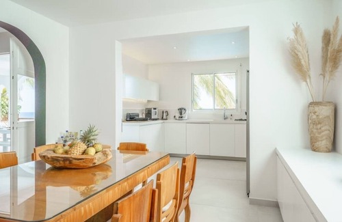 Anse des Rochers Villa | Charles - Luxury Villa, beach, 2 swimming pools, sea view