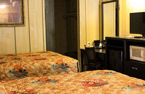 Broken Bow Hotel | Charles Wesley Motor Lodge