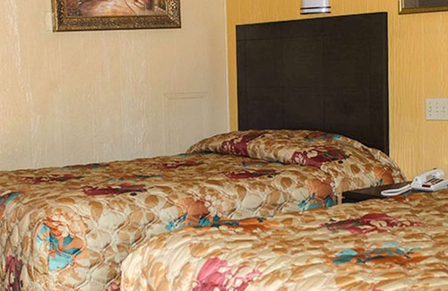 Broken Bow Hotel | Charles Wesley Motor Lodge