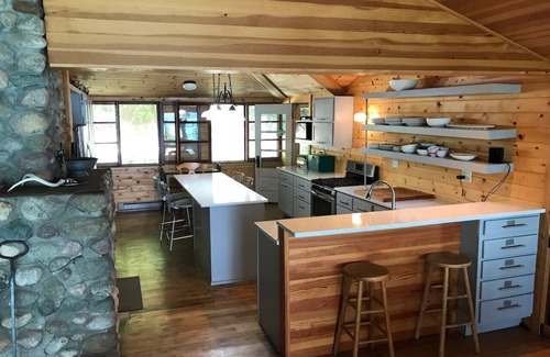 Charlevoix Cottage | Charlevoix Bell House- 5 br Lakefront Northwoods cottage with private beach