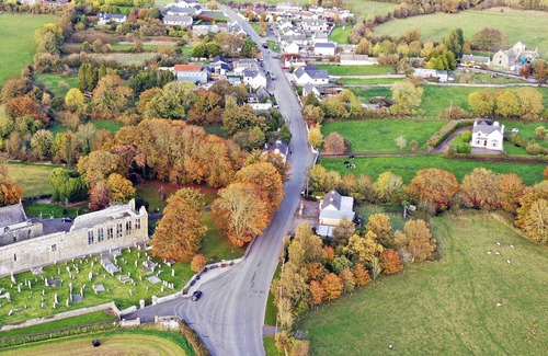 Lorrha Cottage | CHARLIE'S COTTAGE, pet friendly in Lorrha, County Tipperary