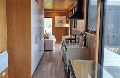 Dover Cabin | Charlie's Lookout- Cute and compact with stunning panoramic views