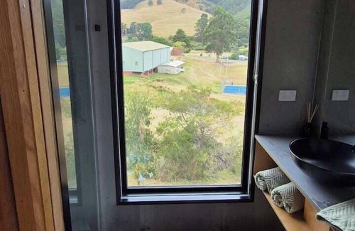 Dover Cabin | Charlie's Lookout- Cute and compact with stunning panoramic views