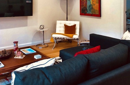Bellingen House | Charliey on Hyde in the heart of Bellingen with shops,cafes, pubs and galleries