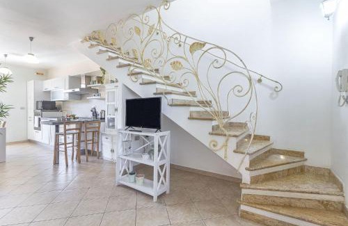 Serra li Pozzi Apartment | Charlotte Apartment - For family and groups