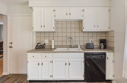 North Greece House | Charlotte Charmer - 3 Bdrm.